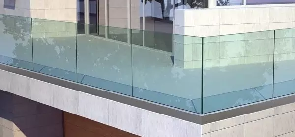 alsósínes üvegkorlát előnyei alsósínes üvegkorlát előnyei